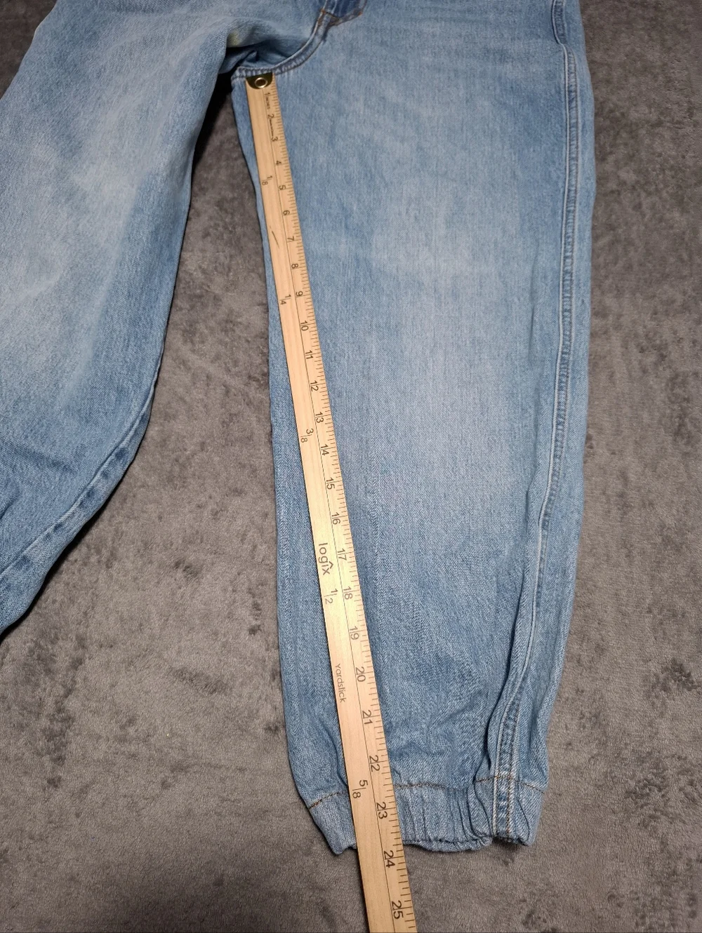 FRAME Denim Le Lounge High Rise Relaxed Cropped Jogger Jean in Chill - Size 29 - Picture 11 of 15